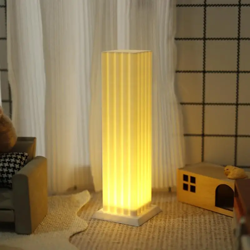 

Миниатюрный светодиодный напольный светильник для кукольного домика в масштабе 1/12, имитационная модель, декор для гостиной и спальни, украшение для микросцен