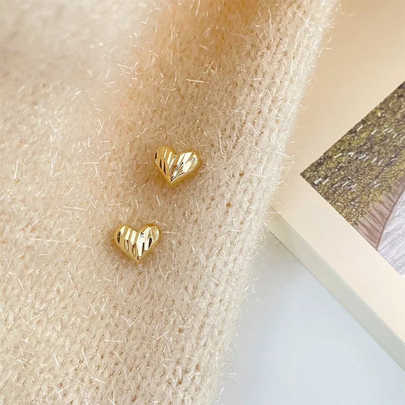 New Gold Color Versatile Stereo Heart Stud Earrings for Women Simple Temperament Birthday Party Jewelry Accessories