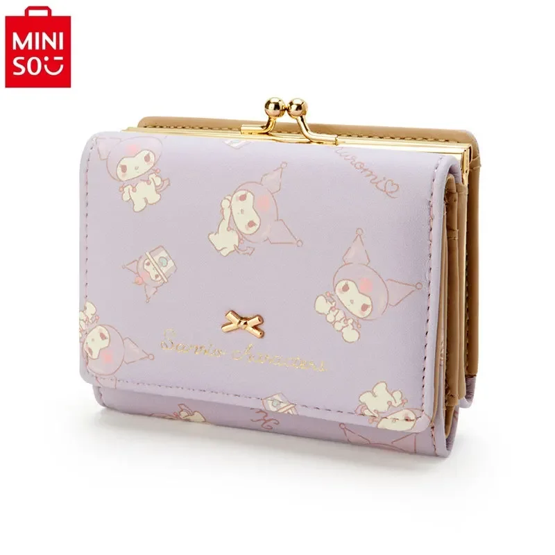 MINISO 2024 ใหม่ Hello Kitty PU Casual สั้นกระเป๋าสตางค์นักเรียนการ์ตูนซิปหัวเข็มขัดกระเป๋าหนังคลิปกระเป๋าสตางค์