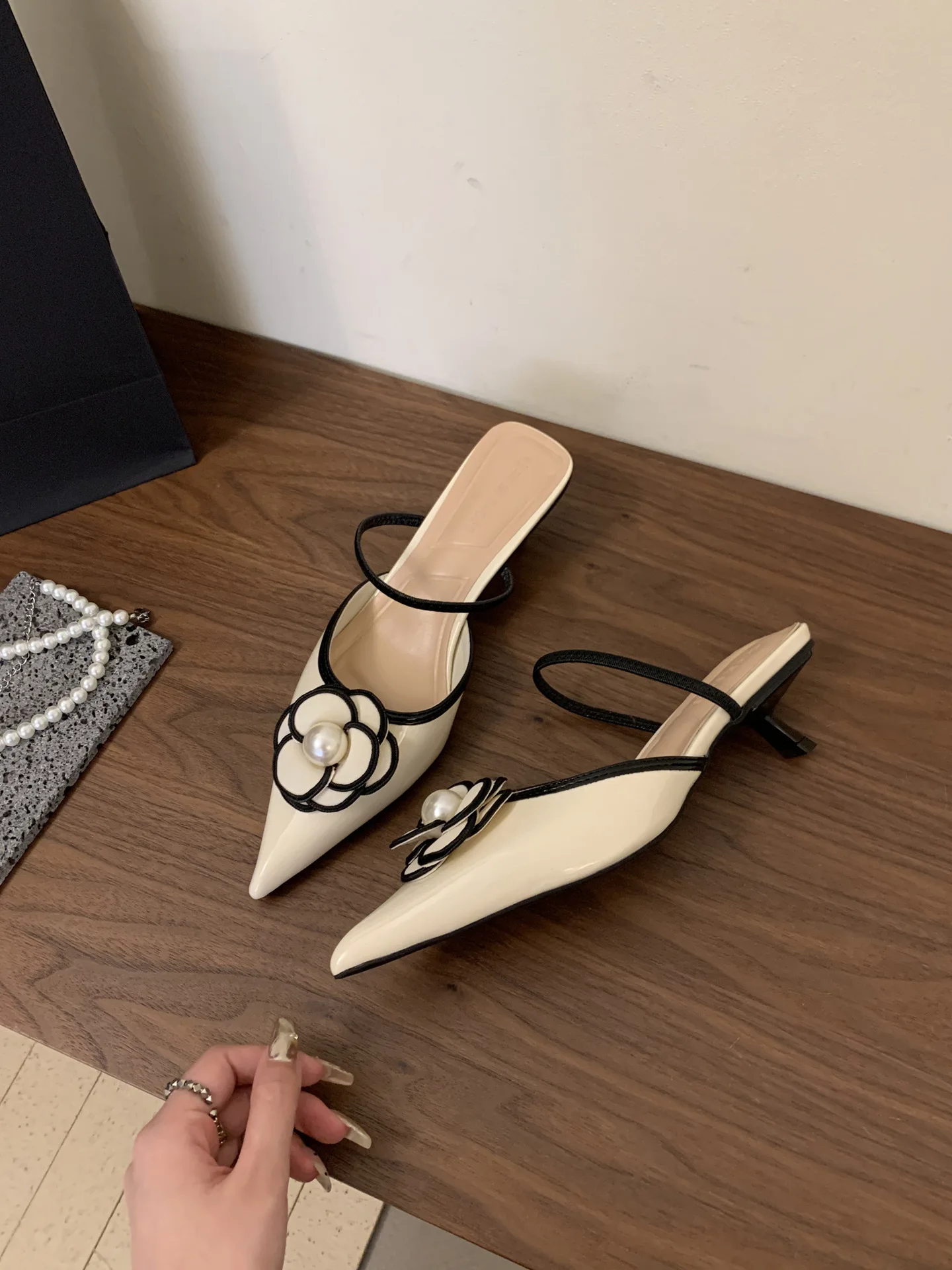 Luxury Designer Flower Pointed Toe High Heels Women Sandals Female Summer Elegant Fashion Pumps Woman Flower Mule Slippers Women