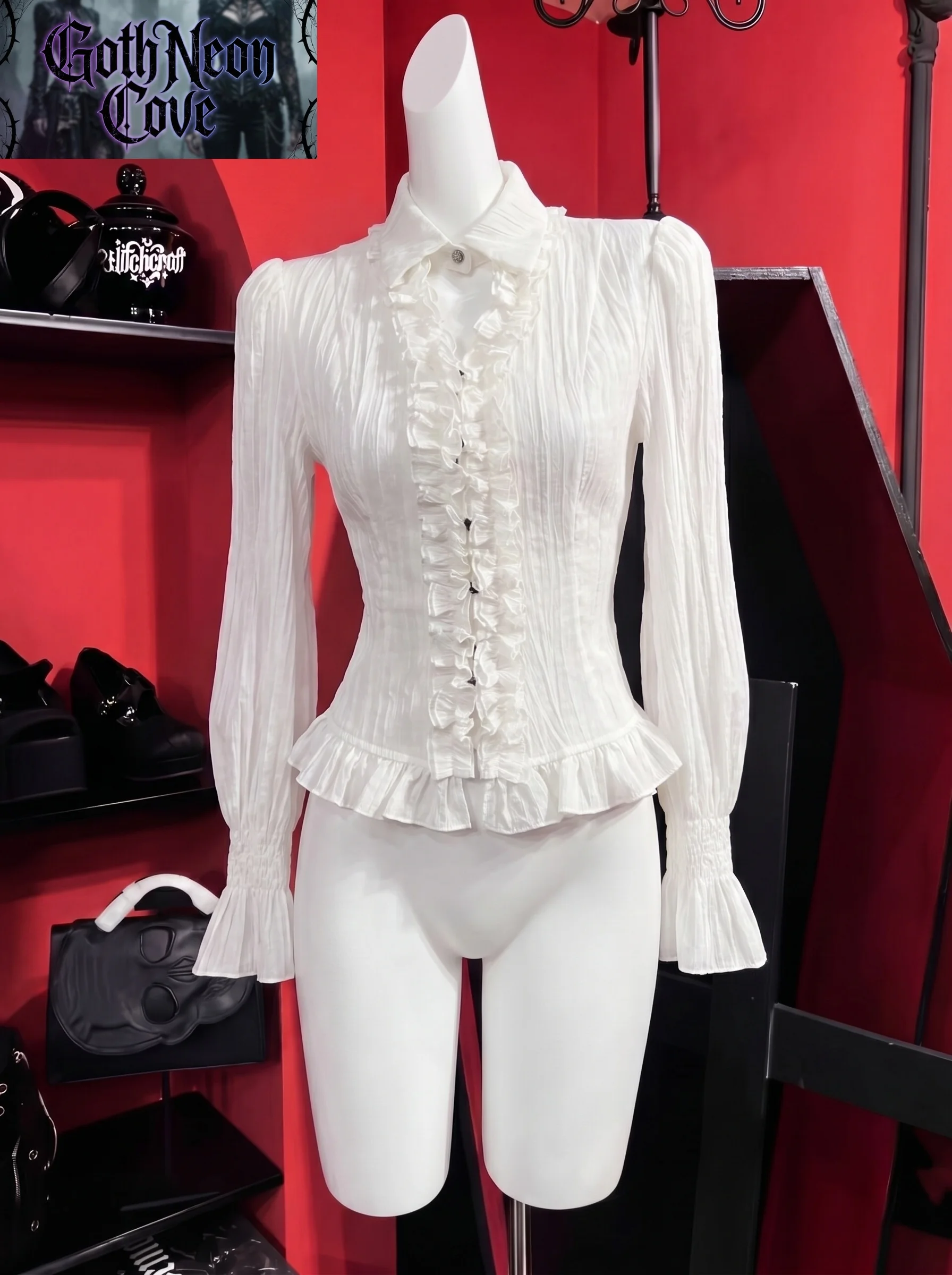 

American Vintage Shirts Women V Neck Ruffled White Shirt Lace Up Smil Design Blouse Spring 2026 Summer New Simple Classic Tops