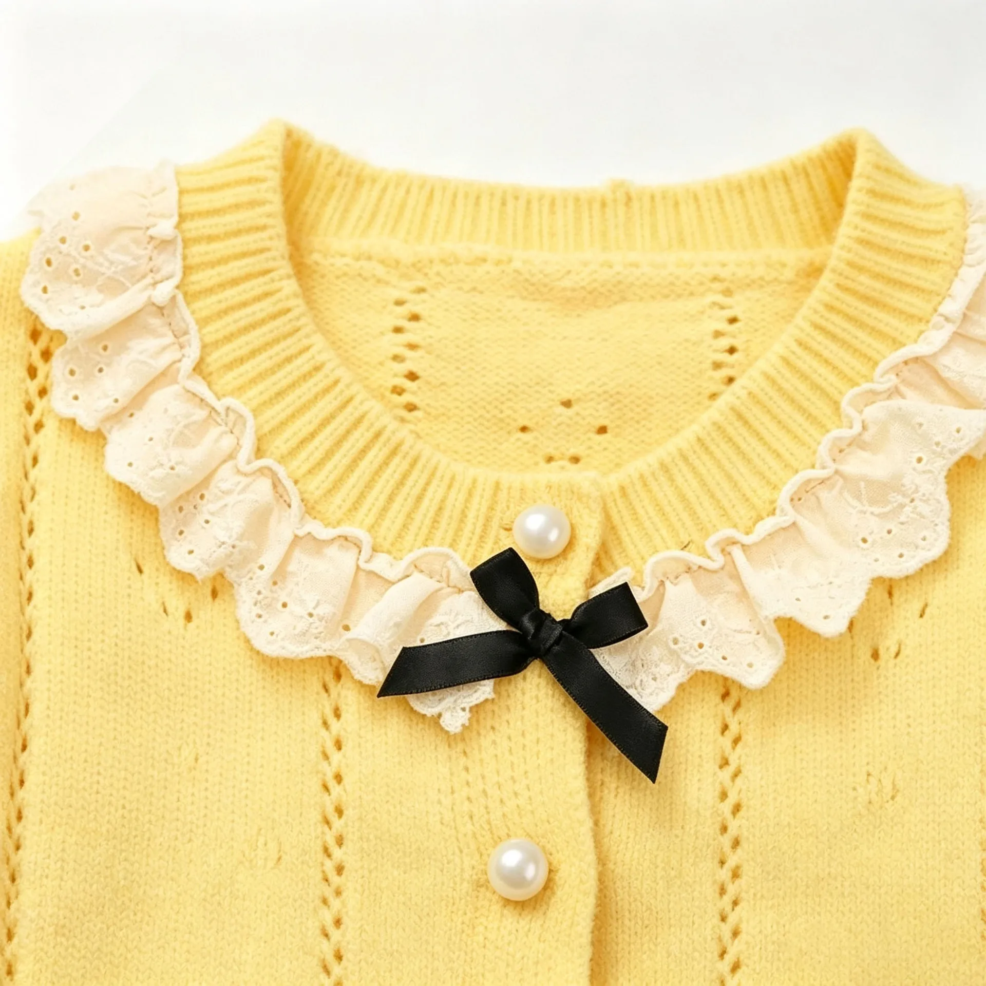 Neues Frühlingsoutfit für Mädchen: Gestrickter Kinder-Cardigan mit Spitzenkragen für Babymädchen – Detail 5