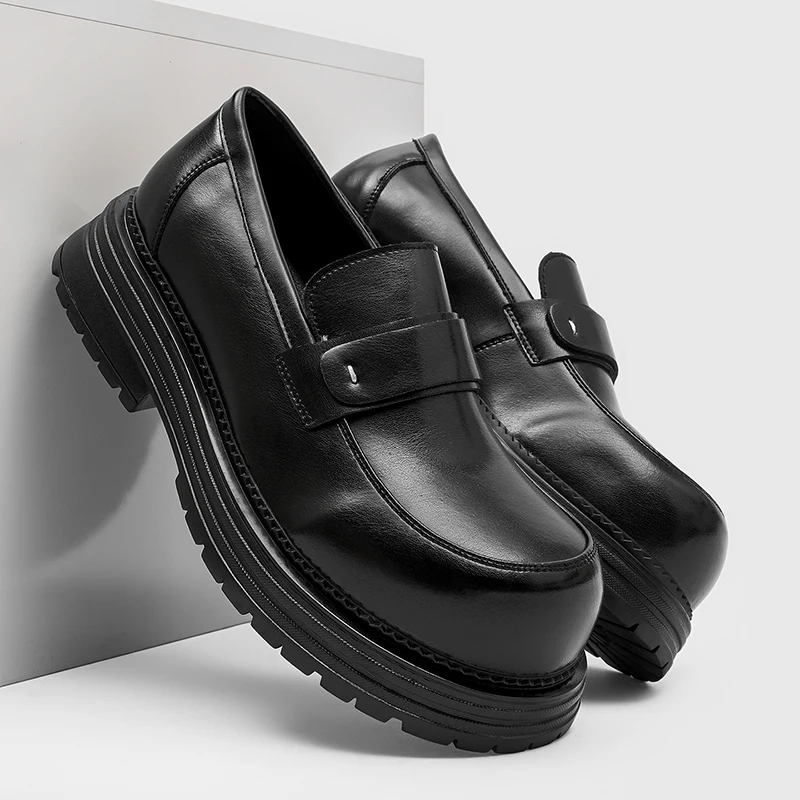 New Style Platform High-top Men Loafers Black Men Fashionable One-piece Slip-on Derby Shoes Brand Sizes 38-44 Men Shoes