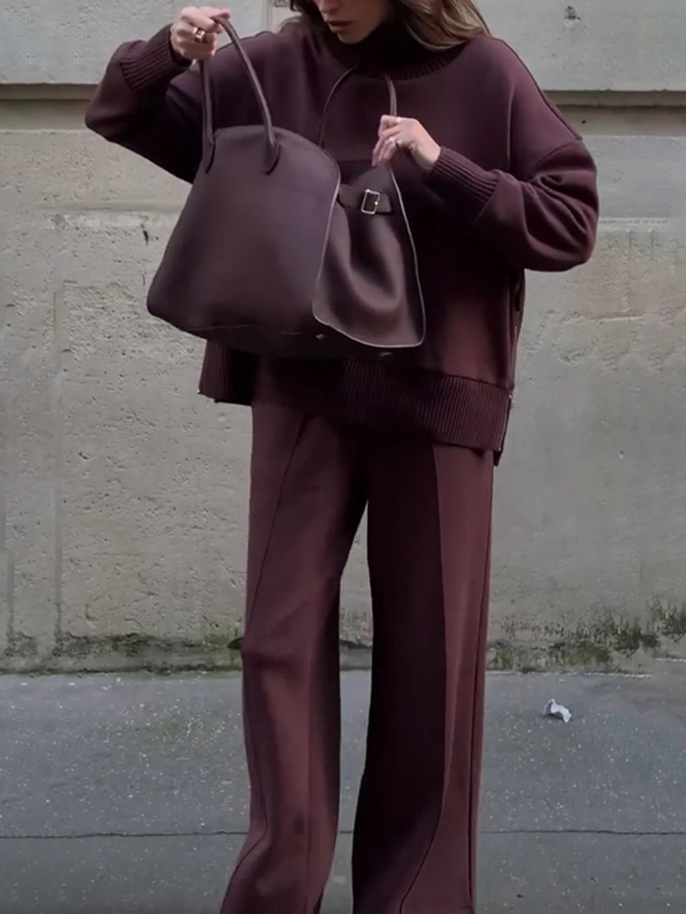 طقم نسائي جديد مكون من قطعتين من جلد الغزال، هوديي بأكمام طويلة وبنطال واسع الساق، مناسب لفصول الخريف والشتاء #3