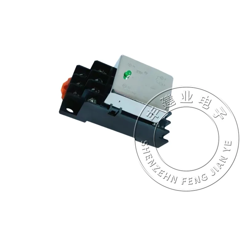 A SET OF NORMALLY OPEN 3A DC SOCKET SOLID-STATE RELAYS SDD-3HZ LED INDICATOR RAIL INSTALLATION