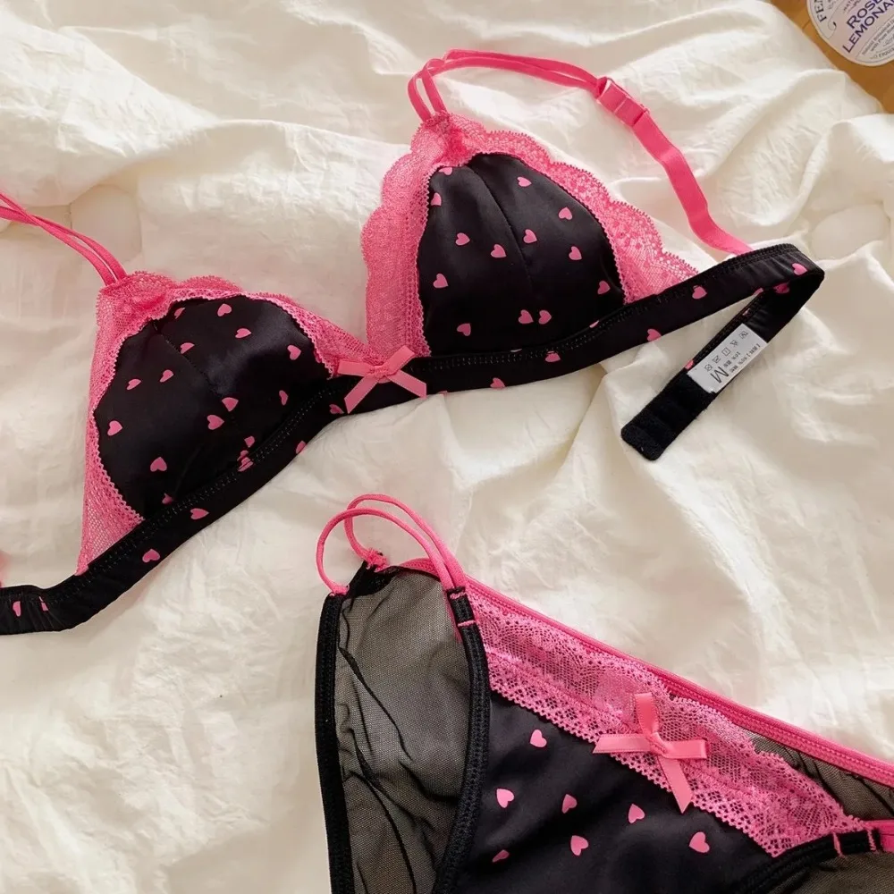 مثير الدانتيل الصدرية مجموعة الحلو مثلث كوب الساتان الفرنسي الدانتيل الصدور الصغيرة تجمع الملابس الداخلية دون حلقة الصلب قسم رقيقة الصدرية