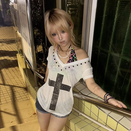Imagen 2 del producto Karrram-Camiseta japonesa Y2k con estampado de cruz de Metal, Tops transparentes de manga corta Vintage Harajuku, ropa de calle con cuello en V de los años 2000 Grunge