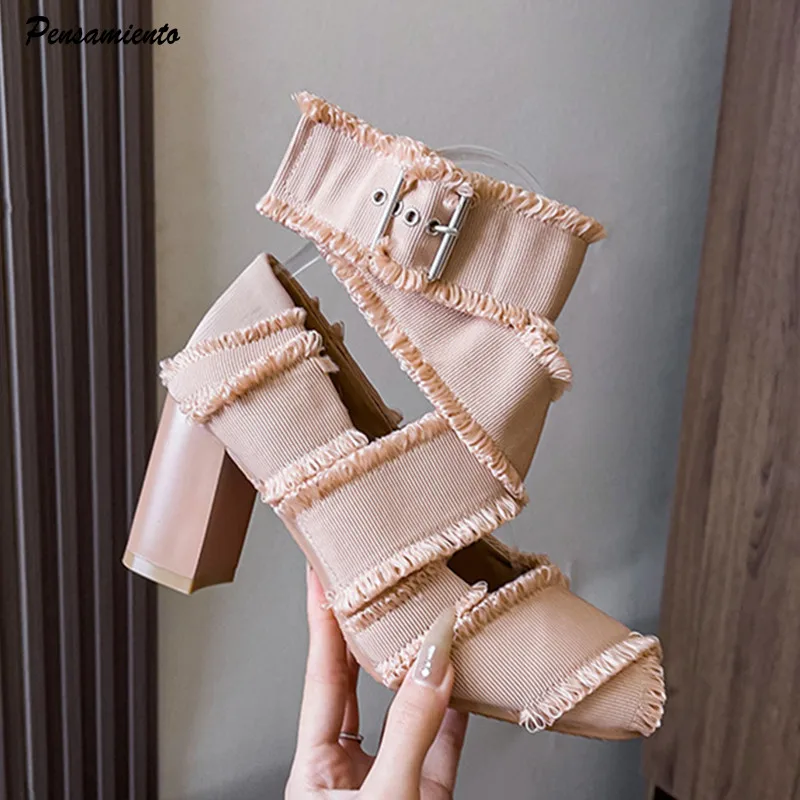 女性用スクエアサテンタッセル付きメリージェーンアンクルストラップ厚手のハイヒール快適なバレエシューズヴィンテージファッションメタルバックル