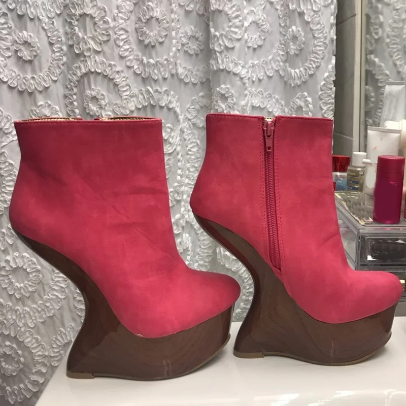 Holzmaserung Leder Stiefel mit Schnitzereien Sexy Spitze Wildleder Plateau-Stiefel mit Reißverschluss Maßgefertigte Neuheiten Modische Damen Moderne Stiefel