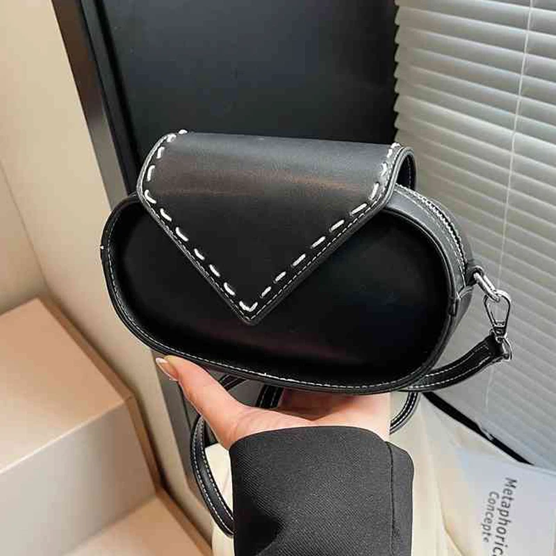 Chic Design Sense Triangle Flap Crossbody Bags 2025 New Versatile Small Handbag Korean Women's PU One Shoulder Bag Trend