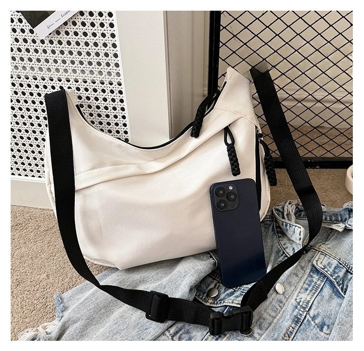 Schlichte und Stilvolle Crossbody Dumpling-Tasche, Leichtgewichtig, Große Kapazität, Umhängetasche, Studenten-Schultertasche, Vielseitige Sporttasche – Detail 2
