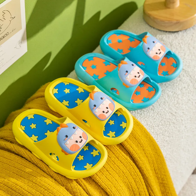 Cartoon Baby Sommer Hausschuhe weiche Sohle rutsch feste Kinder Flip Flops 2024 neue Kinder Haushalt Hausschuhe Jungen Mädchen Waschraum Folien