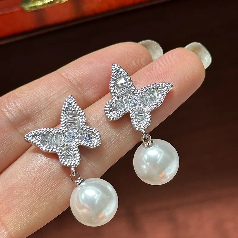 Women\'s Butterfly Shaped Diamond & Pearl Earrings Trendy Twig Design Fashionable Jewelry Accessory for 2024