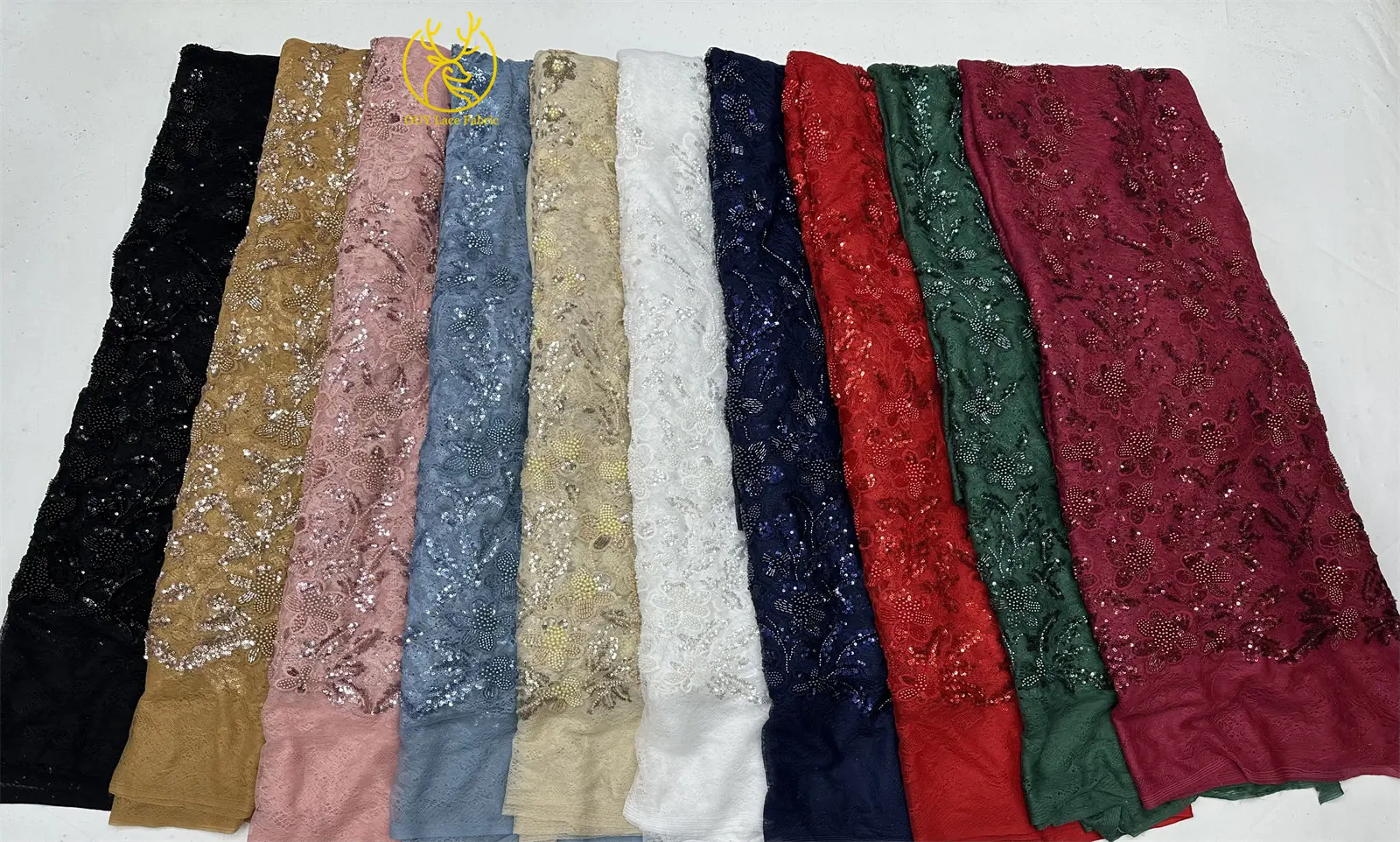 Afrikanischer Bräutigam Bestickter Pailletten-Spitzenstoff 2026 Luxuriöser Marineblauer Französischer Perlen-Spitzenstoff für Braut-Hochzeitskleider und Partykleider zum Nähen – Detail 3