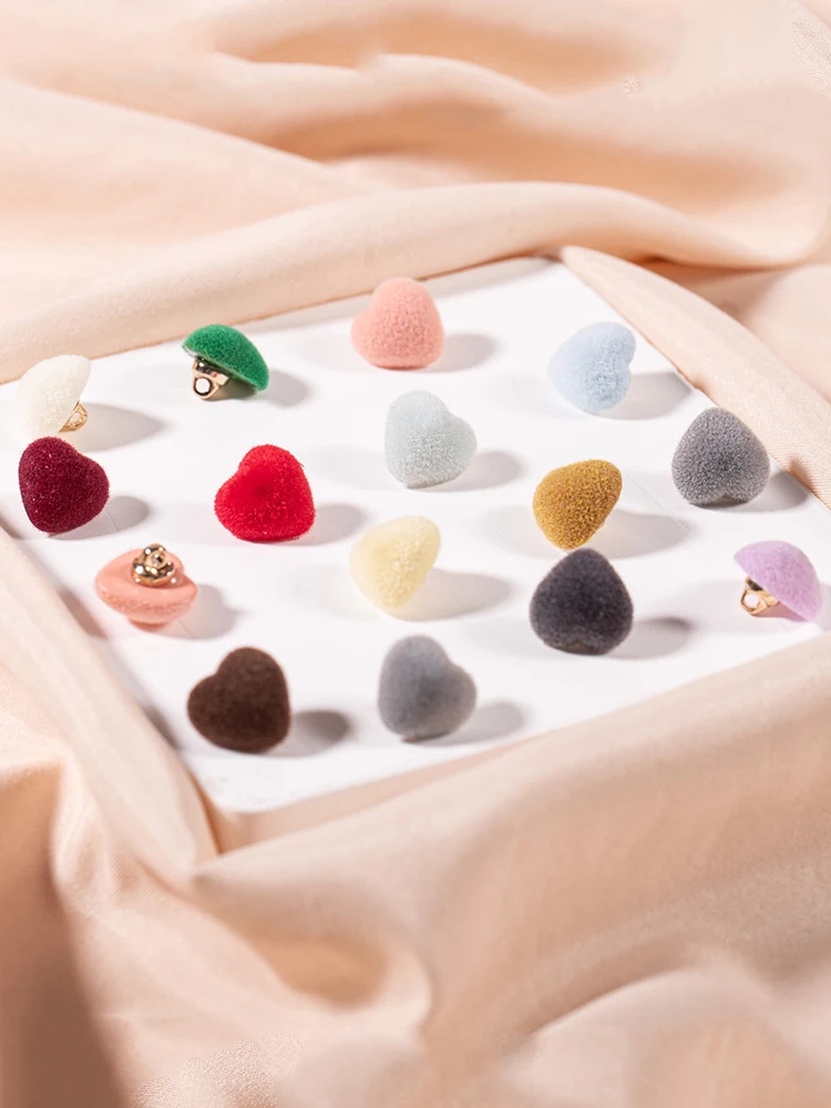 

Кардиган-свитер женский модный класса люкс с пуговицами в форме сердца, бархатный, с пуговицами из сплава