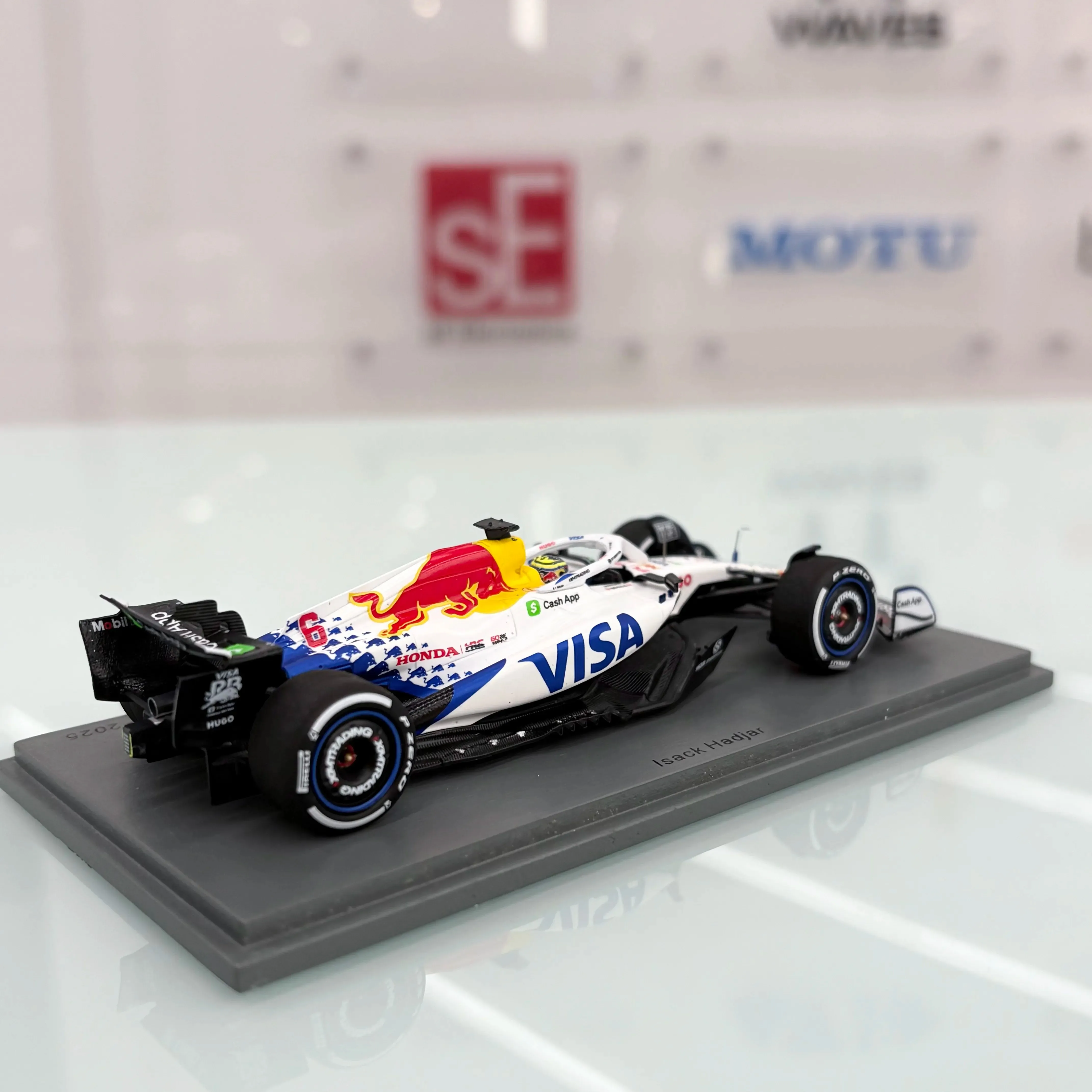 Spark 1/43 Scuderia AlphaTauri F1 RB02 Isack Hadjar Pirelli Tag Japanse GP Auto Model Limited Edition Collectible Cars Jongen Geschenken