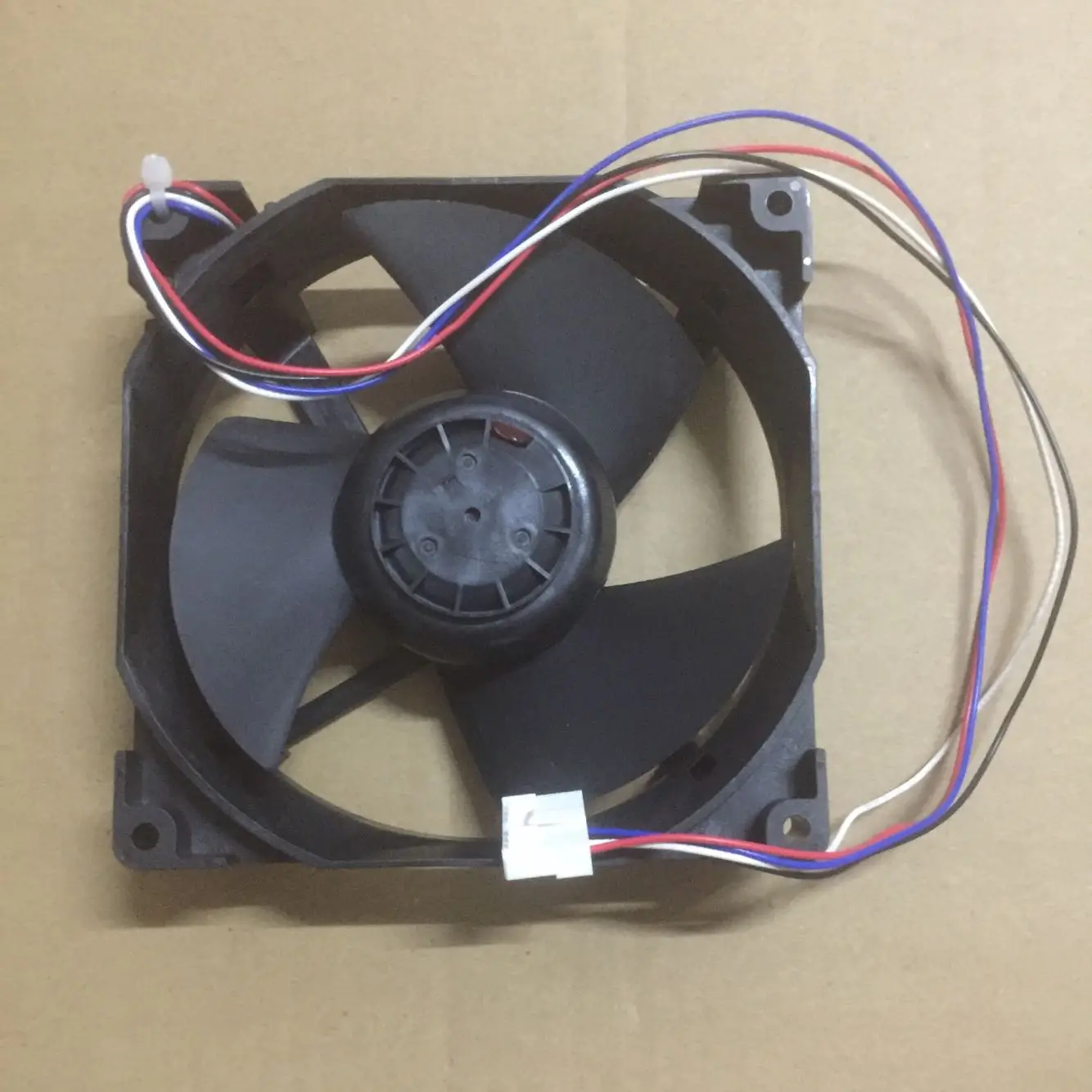 Freight free brand new original Nidec MODEL U12E15MS1AA3-57 J32 15V 0.19V refrigerator fan