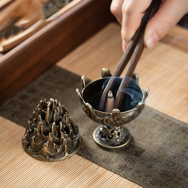 Quemador de incienso de aleación, cono de adorno de mesa, palo de sándalo, soporte de Cense portátil, pequeño Thurible, decoración de escritorio