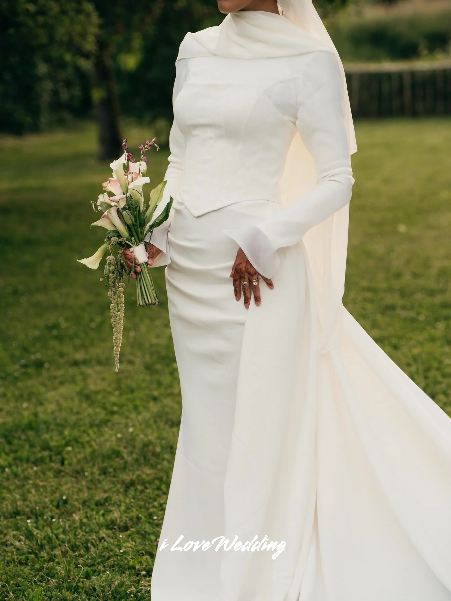 شال أبيض فساتين زفاف كم طويل حورية البحر المملكة العربية السعودية دبي طول الأرض سويب تراين فساتين سهرة مخصصة حديثة #2