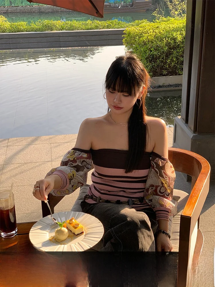 

Ceci Tang Summer Rose Vintage Print Knitted Stripe Women's Fur Jaet round Ne ort Sve Slim Fit T-irt Korean Sle