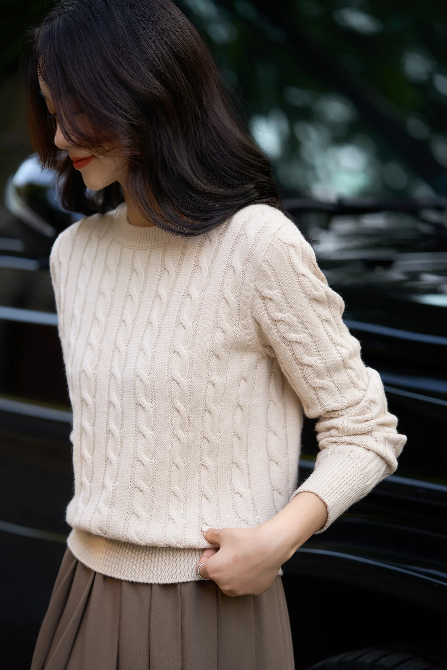 سترة ليليان الملتوية من الصوف الكشمير الإيطالي برقبة دائرية، ملابس تريكو ناعمة فاخرة للنساء