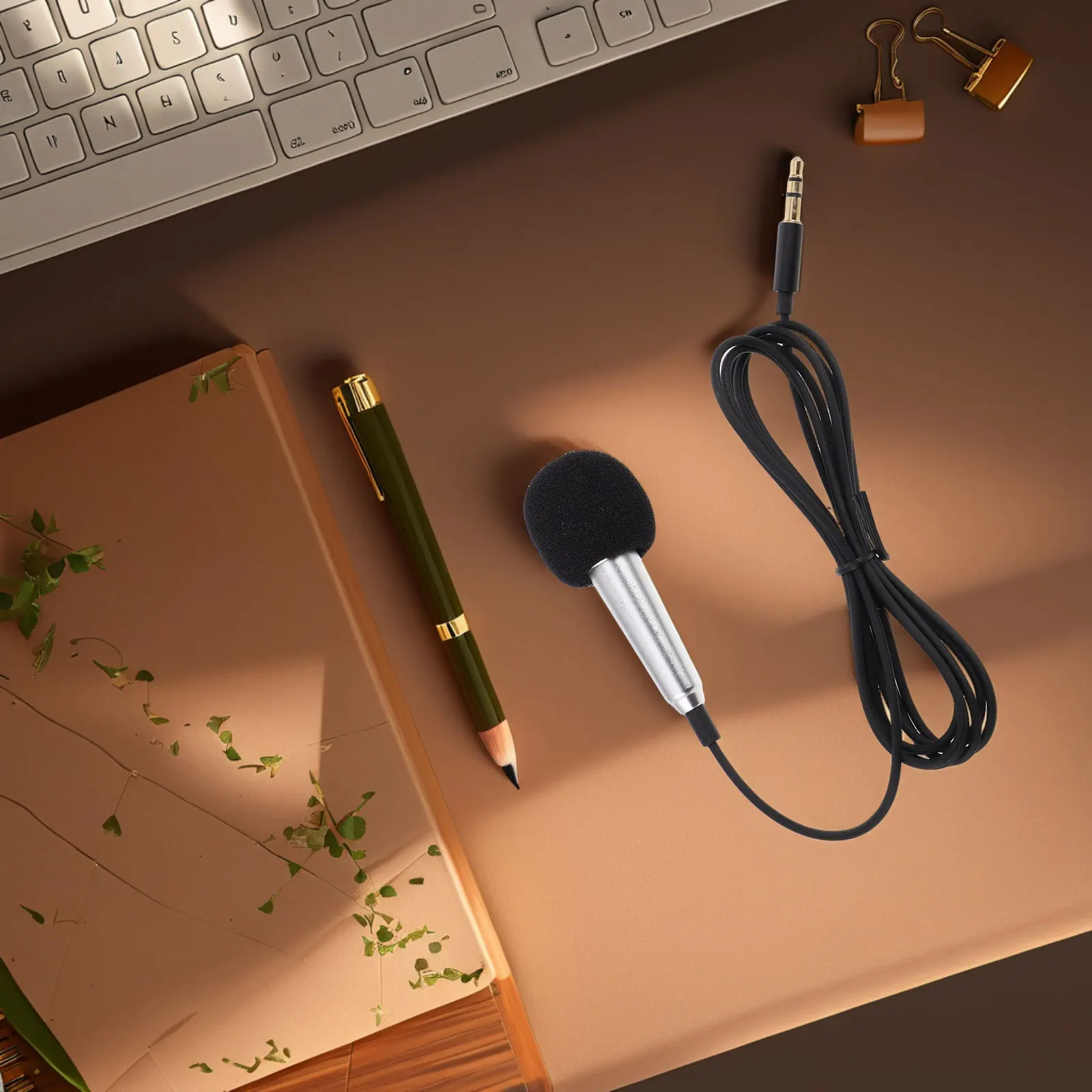 

Mini Metal Phone Microphone 35mm Condenser Mic for Karaoke Live Streaming Recording Compatible Smartphone Portable Sing