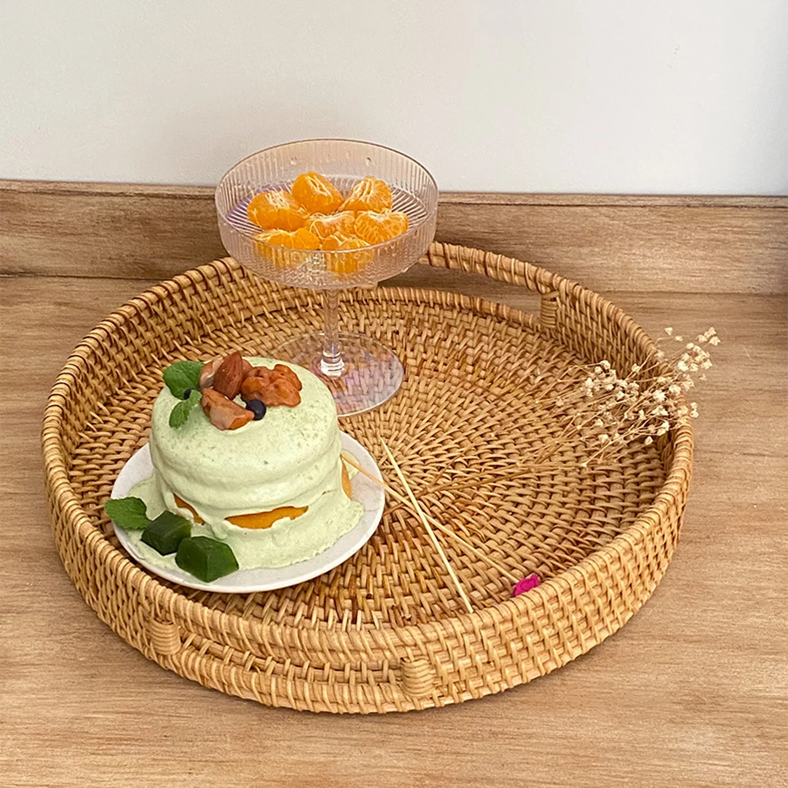 

Круглый сервировочный поднос из ротанга с ручкой, прочный настольный органайзер большой емкости, поднос для хранения хлеба, фруктов, закусок для завтрака