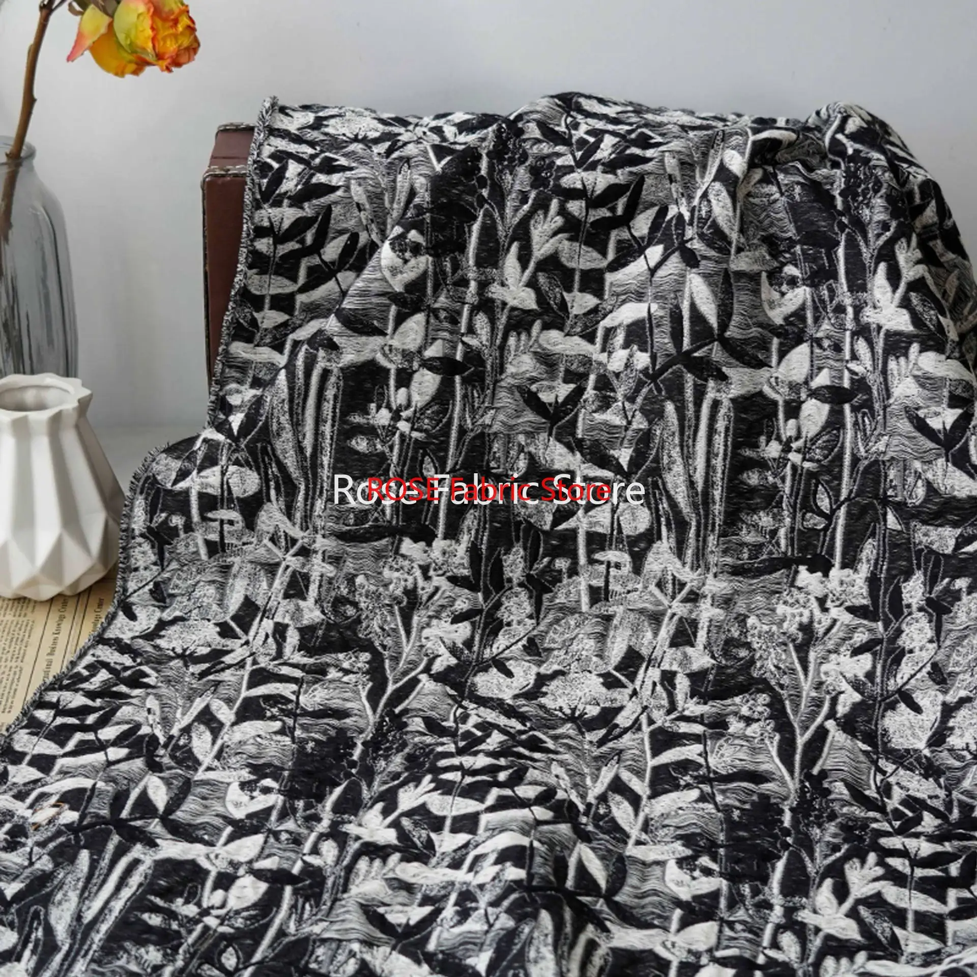 Tessuto jacquard in rilievo 3D doppio lato da 1 metro in bianco e nero con trama floreale, borsa per camicia, tessuto da cucito decorativo