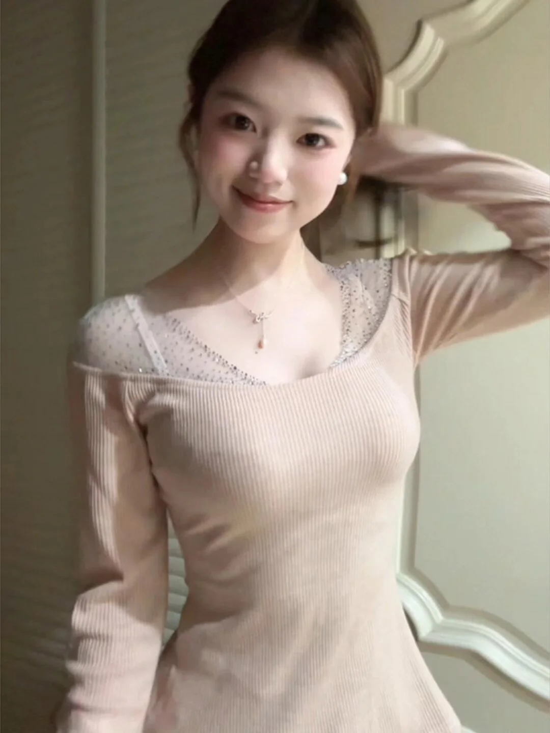 

Korean Style V-Neck Knitted Sweater Women's Slim Fit Diamond Heat Transfer Netting Top Spring Autumn Winter Fashion Design