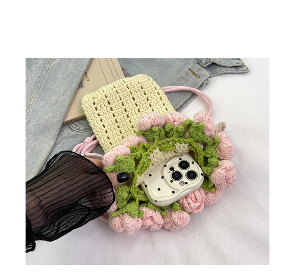 

Handcrafted Rose Bouquet Women's Crossbody Bag Sweet Knitted Small Phone Bag for Girls Sweet Cute Crocheted Wool Bags