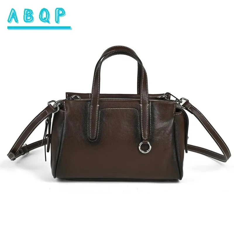

Women's Shoulder Bag Leather Handbag 2025 Retro Versatile Commuter Large Capacity Messenger Bag Contrasting Color Design