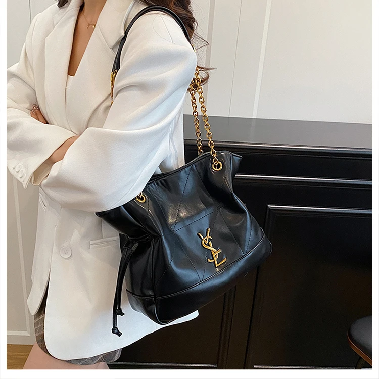 

Famous Fashion PU Leather Messenger Bag Women Chain Strap Shoulder Bag Luxury Designer Commuter Tote Purse