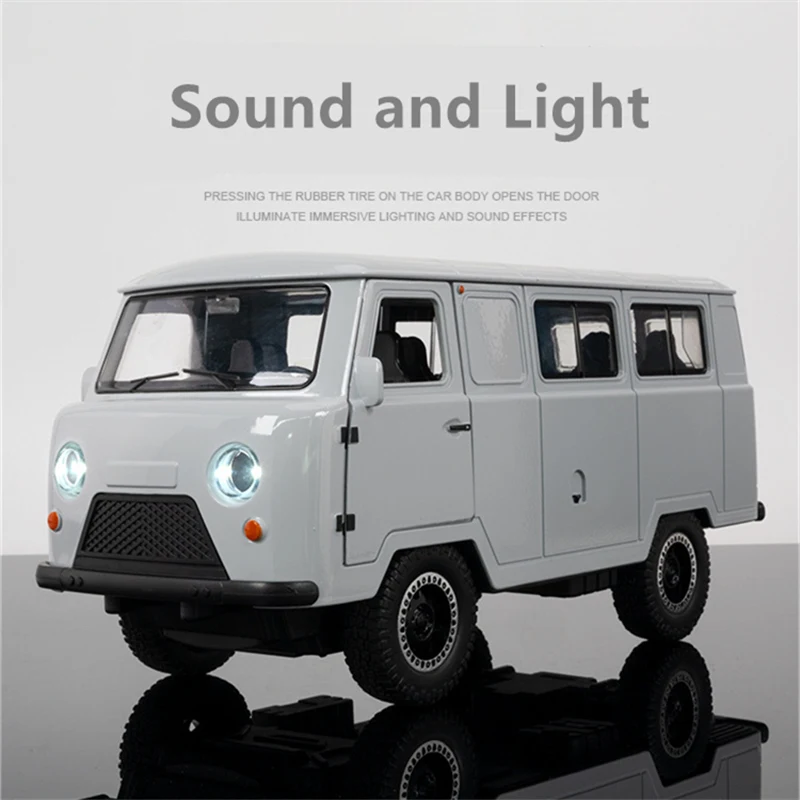 1/18 UAZ Travelers Alloy Traffic Bus Car Model Diecasts Metal Classic City Touring Vehicles Car Model Sound Light Kids Toys Gift