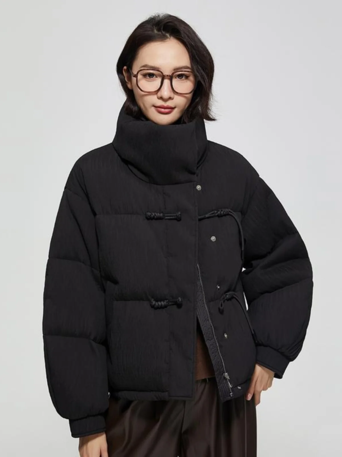 2024 Winter New Stand Collar Texture Sense Down Jacket Female Thickened White Duck Down Warm Puffer Jacket Disk Buckle Coat