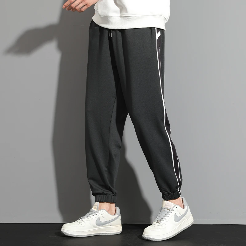 Comfortable and Trendy Men's Joggers with Knitted Cuffs and Multiple Pockets