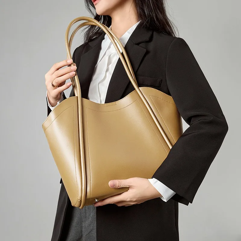 

2025 New Tote Bag for Women Large Capacity Genuine Leather Designer Luxury Bag Fashionable Crossbody Shoulder Bag Stylish Bags