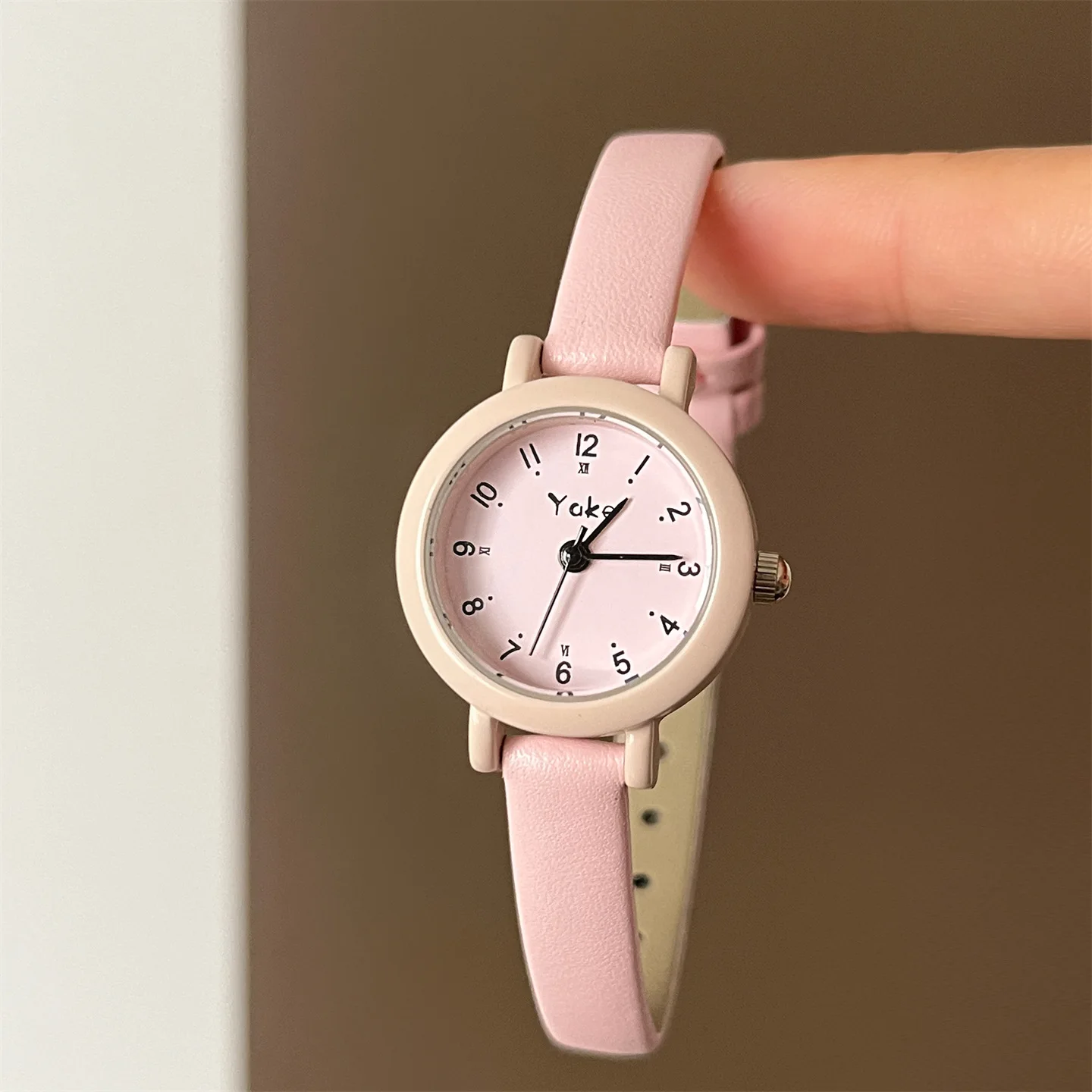 New, Trendy, And Stylish Korean-Style Compact Wristwatch For Students, Featuring A High-Fashion Design And A Slender Strap.