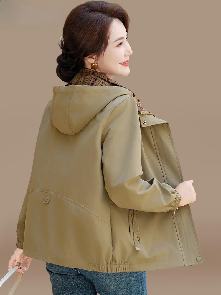 

Осенняя верхняя одежда для женщин среднего возраста: модная свободная куртка с капюшоном, цельная, стандартный крой