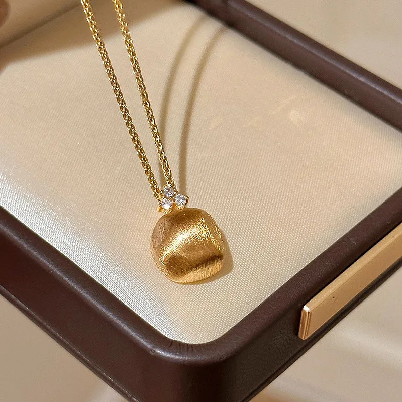 Vintage stereoscopic brushed small bread necklace for women cute and exquisite silk texture Pendant collar chain banquet jewelry