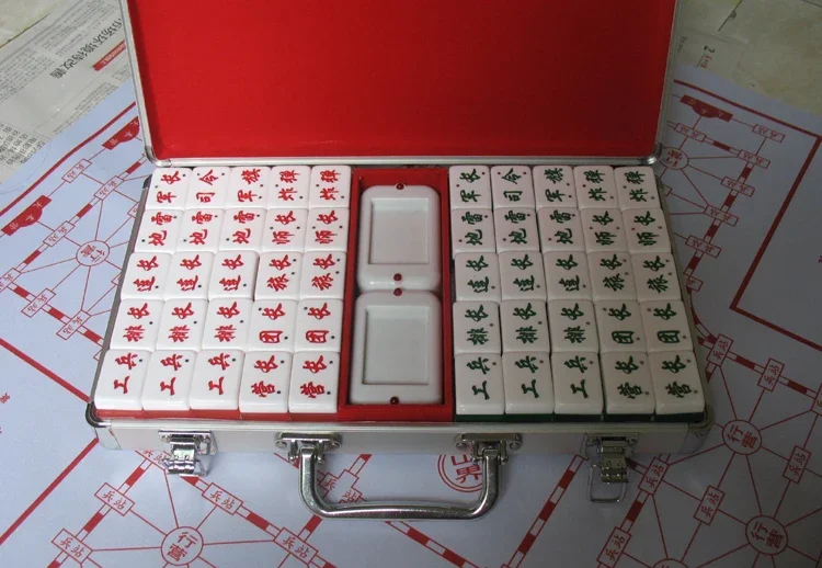 

Crystal chess pieces Inductive electronic referee Shikoku Military Chess 36mm professional type Please contact before shooting