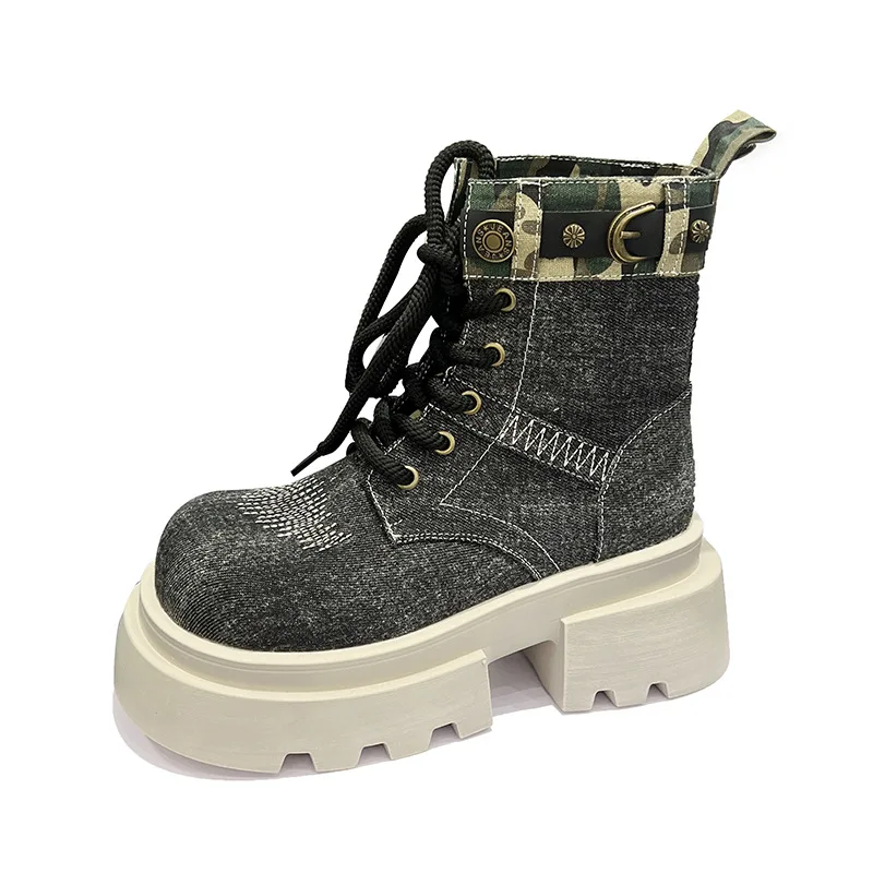 الدنيم قماش أحذية الموضة للنساء 2025 الصيف سميكة سوليد تنوعا موضة أحذية بوت قصيرة النمط البريطاني مدخنة الأحذية