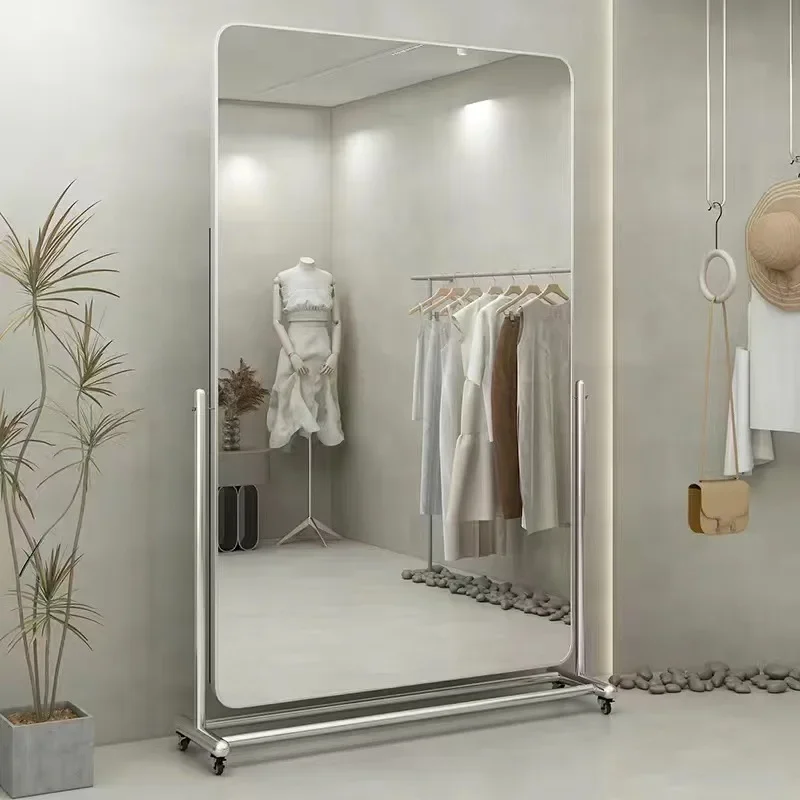 أرضية نحيفة لمتجر ملابس المشاهير على الإنترنت، مرآة متحركة بطول كامل