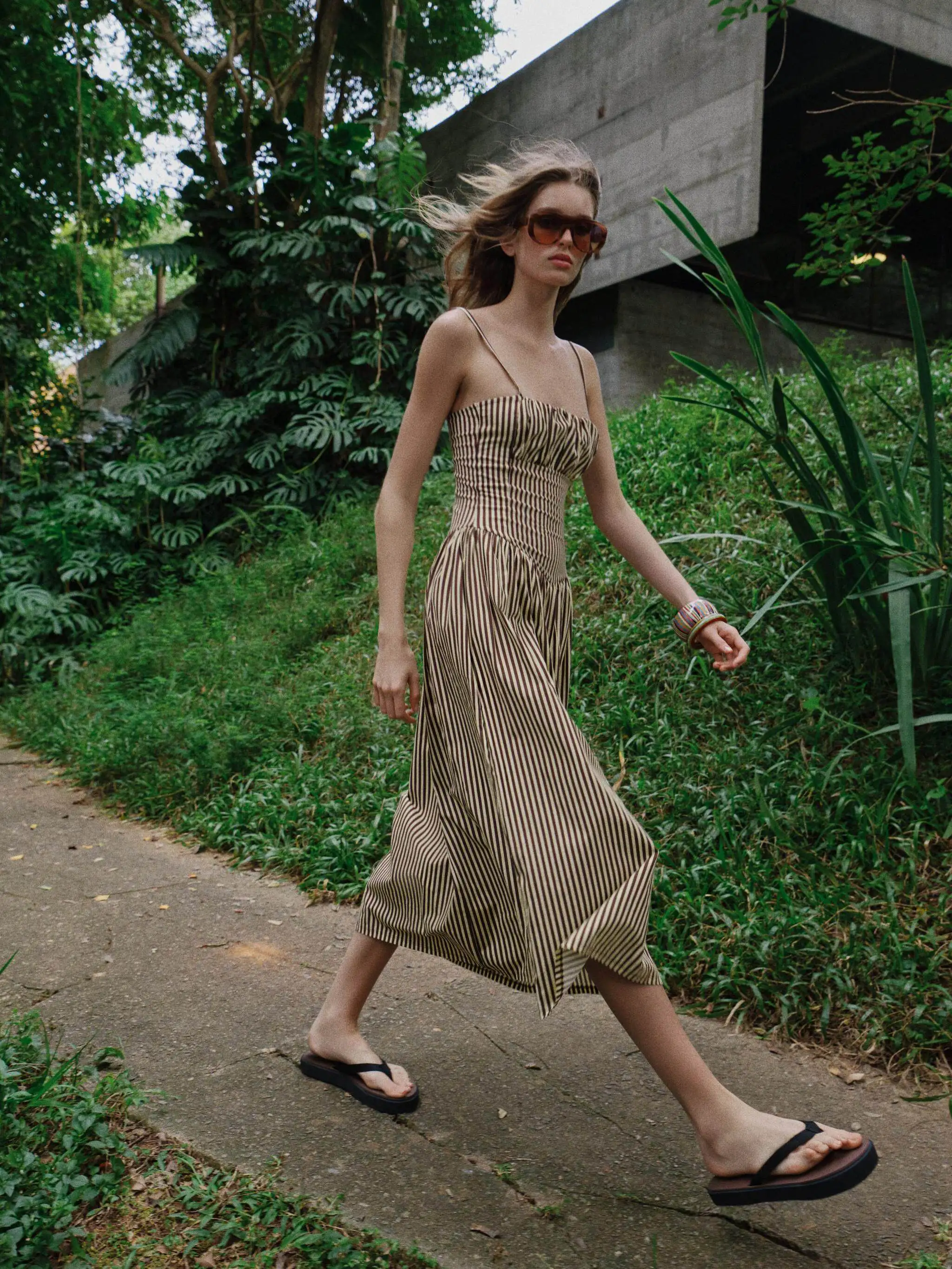 

Summer New Women's Dress Straight Collar Gingham Patchwork Sari Strap Dress Ethnic Stage Costume for 25-35 Years Old Women