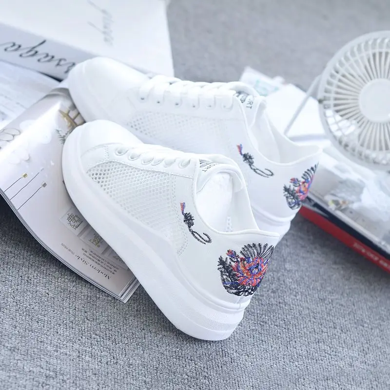 Korean Style White Sneakers Women 2026 Summer Breathable Mesh Cut Out Versatile Flat Athletic Shoe Trendy