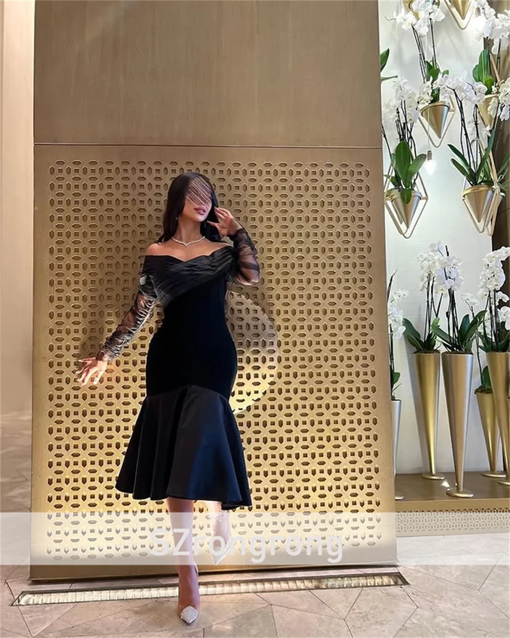 Vestido de noche sencillo plisado de satén con hombros descubiertos, manga larga de ilusión, sin espalda, largo hasta el té, vestido de graduación para novia personalizado