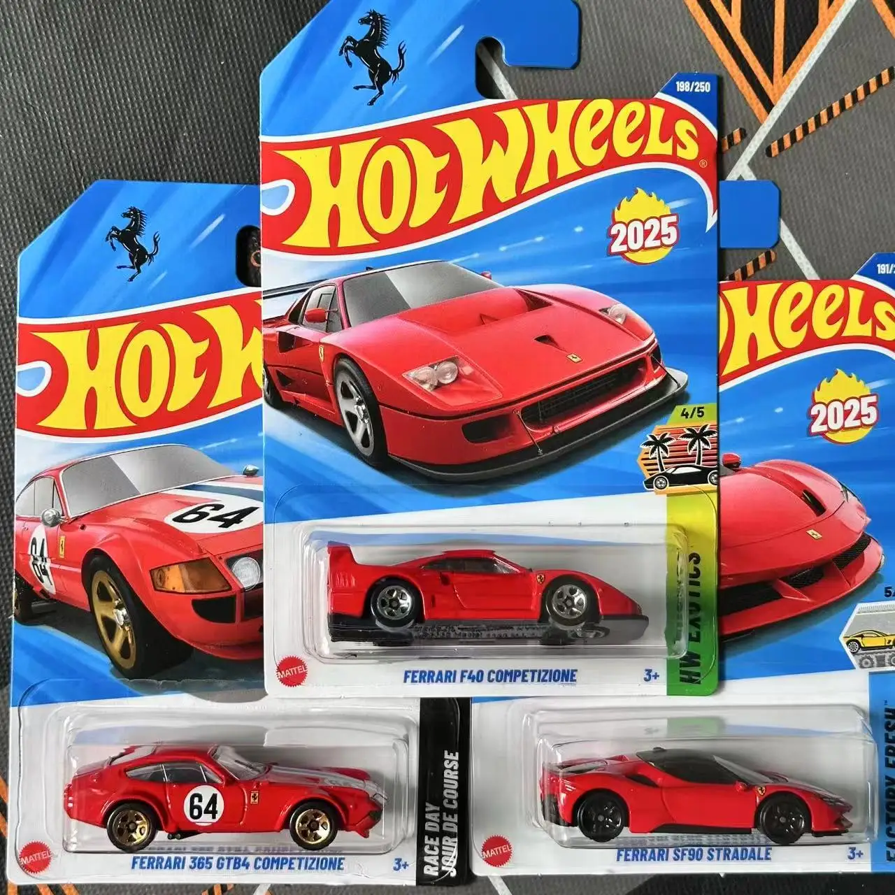 

New 2025 Hot Wheels Car Ferrari F40 Car Model 1/64 Alloy Simulation Cars Model Ornament Custom Collectible Birthday Toy Gift
