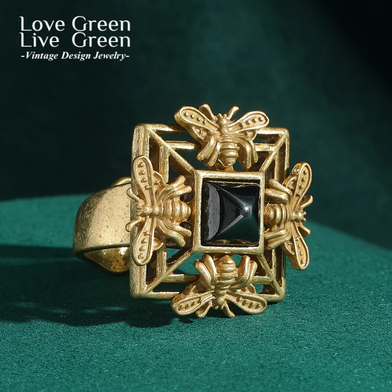 

Vintage Gold Color Square Bee Rings Palace Accessories Finger Black Glass Antique Jewelry Summer Engagement for Women New 2025