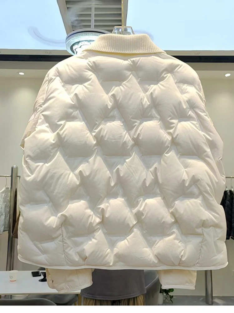Feminino estilo curto gola de malha pequeno estilo perfumado 90 pato branco para baixo outono e inverno novo leve 2025 para baixo jaqueta