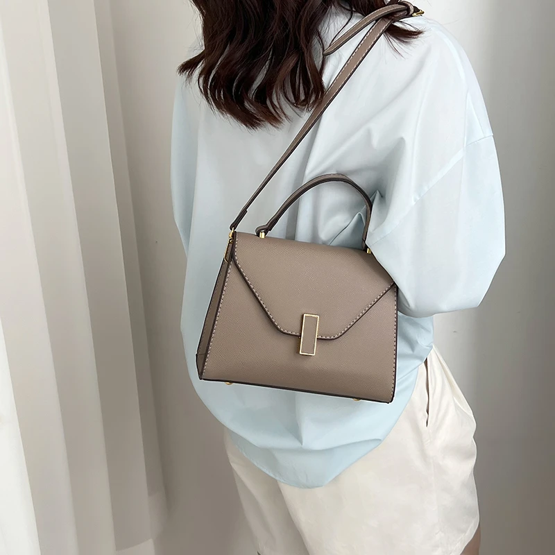 

Luxury Fashionable Handbag Women's Elegant Design Chain Strap Crossbody Bag Trendy Style Portable Shoulder Bag