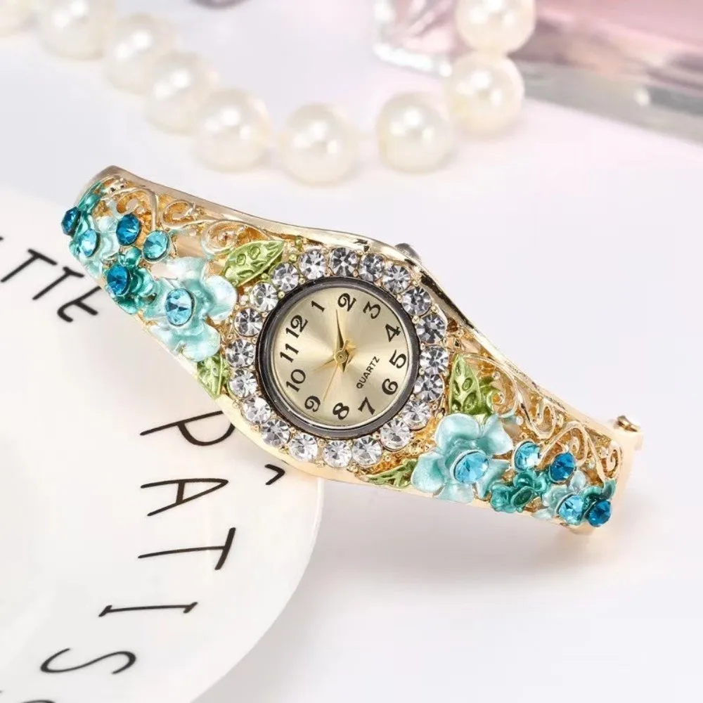 Fashion Retro Design Watches Elegant Casual Quartz Wristwatches Flower Diamond Decoration Ladies Clock Women